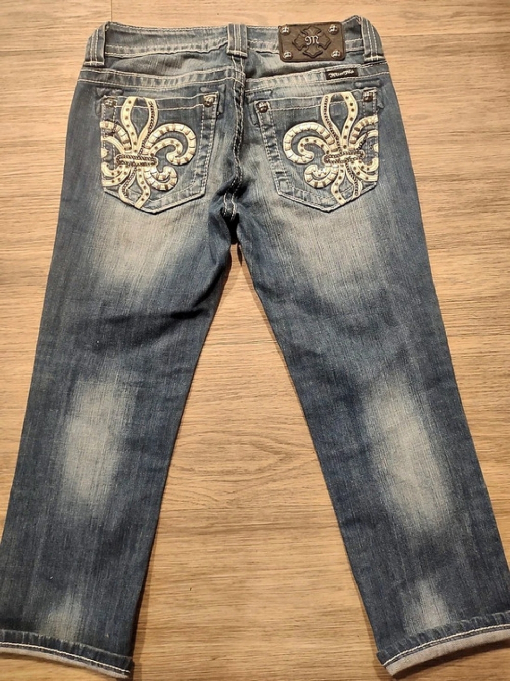 Miss Me Fleur-de-Lis Embellished Capri Jeans Bootcut Blue Waist 27